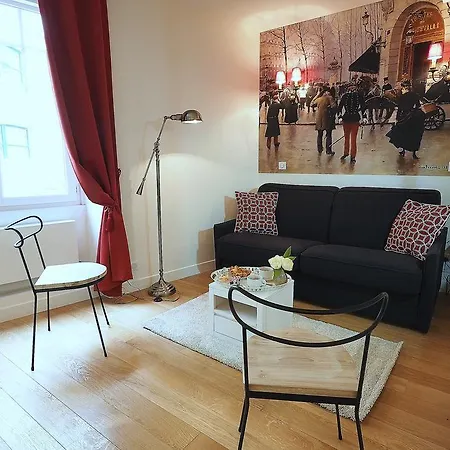 Louvre Opera Classic Chicsuites *