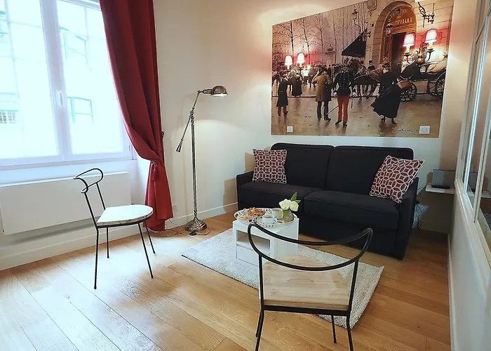 Louvre Opera Classic Chicsuites *