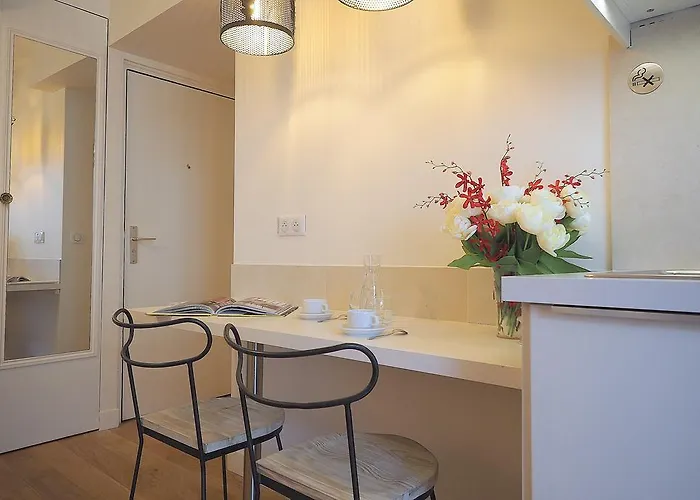 Louvre Opera Classic Chicsuites Апартаменты *