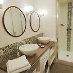 アパート Louvre Opera Classic Chicsuites パリ