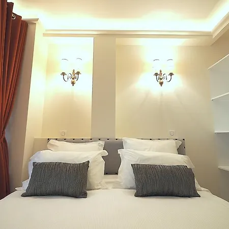 Апартаменты Louvre Opera Classic Chicsuites