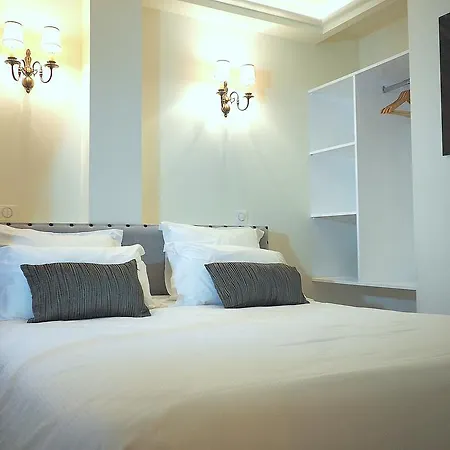 Louvre Opera Classic Chicsuites パリ