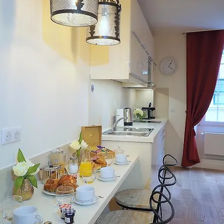 Louvre Opera Classic Chicsuites Париж