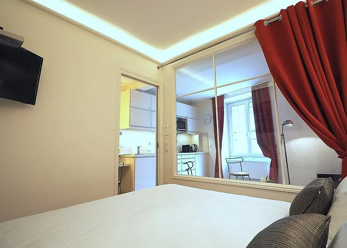 Louvre Opera Classic Chicsuites Apartman *