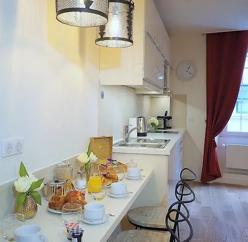 Louvre Opera Classic Chicsuites Párizs